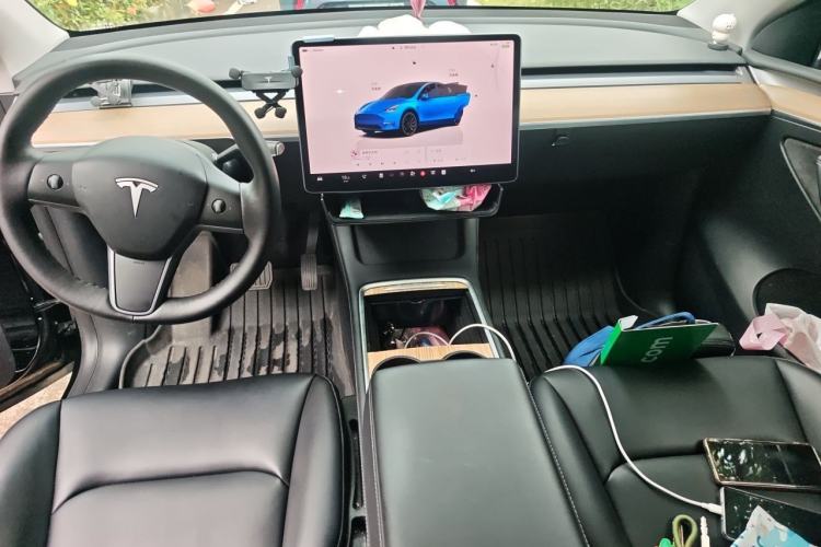 Used Tesla Model Y 2022 Rear-Wheel-Drive Version Center Console