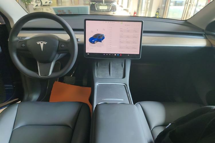 Used Tesla Model Y 2022 Rear-Wheel-Drive Version Center Console