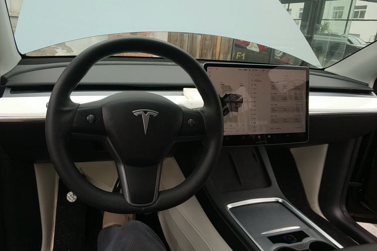 Used Tesla Model Y 2022 Revised Version Rear-Wheel Drive Center Console