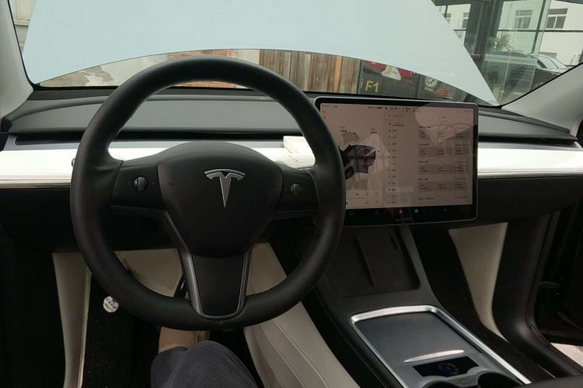 Used Tesla Model Y 2022 Revised Version Rear-Wheel Drive Center Console