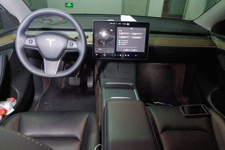 Used Tesla Model Y 2022 Rear-Wheel-Drive Version Center Console