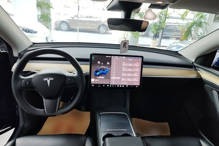 Used Tesla Model Y 2022 Rear-Wheel-Drive Version Center Console