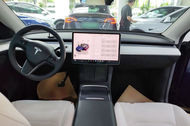 Used Tesla Model Y 2022 Rear-Wheel-Drive Version Center Console
