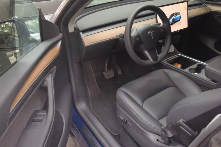 Used Tesla Model Y 2022 Rear-Wheel-Drive Version Driver Seat