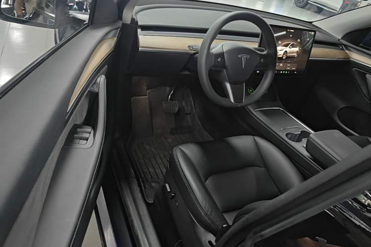 Used Tesla Model Y 2022 Revised Version Rear-Wheel Drive Driver Seat