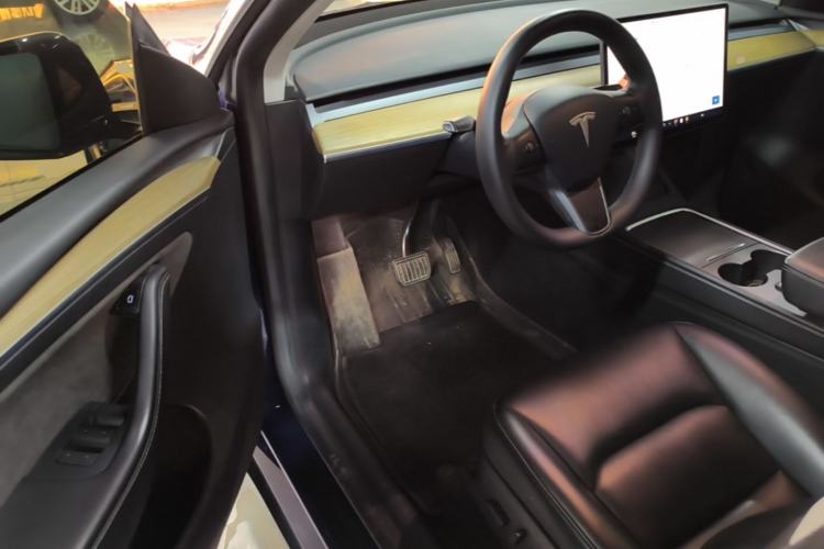 Used Tesla Model Y 2022 Rear-Wheel-Drive Version Driver Seat