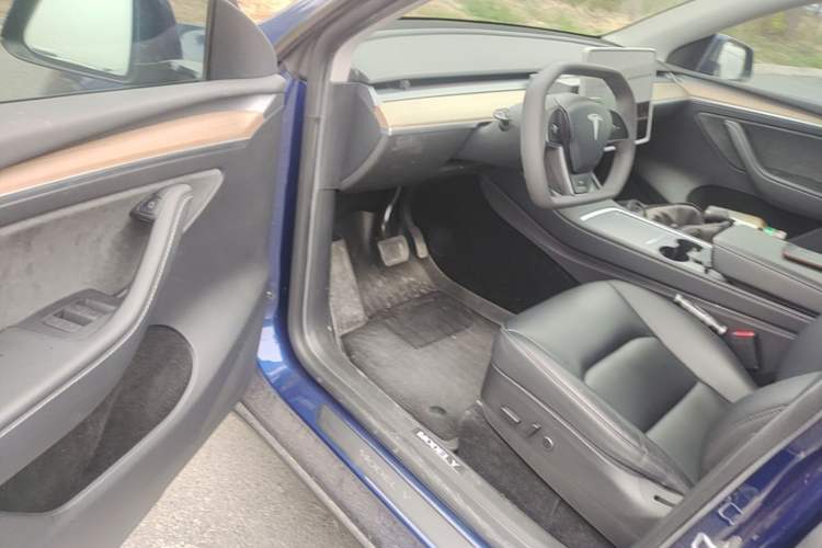Used Tesla Model Y 2022 Rear-Wheel-Drive Version Driver Seat