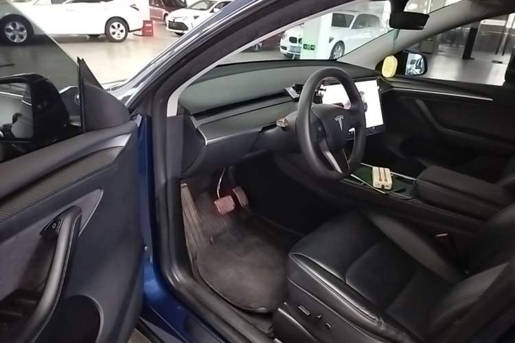 Used Tesla Model Y 2022 Rear-Wheel-Drive Version Driver Seat