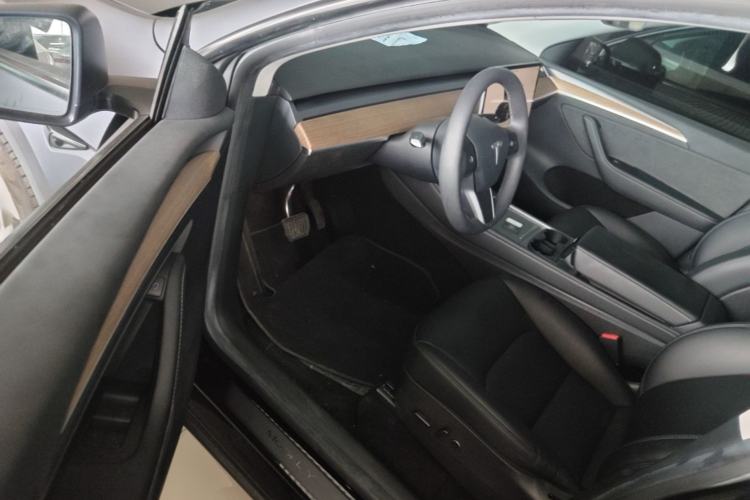 Used Tesla Model Y 2022 Rear-Wheel-Drive Version Driver Seat