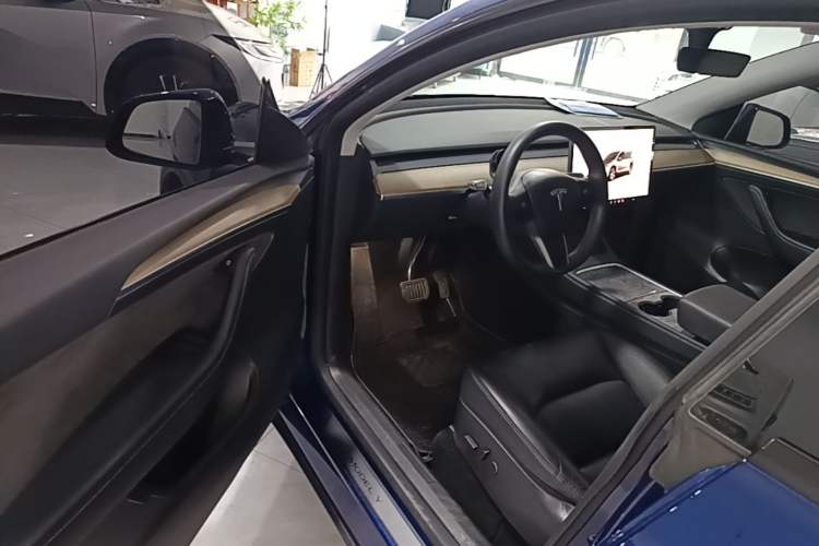 Used Tesla Model Y 2022 Rear-Wheel-Drive Version Driver Seat
