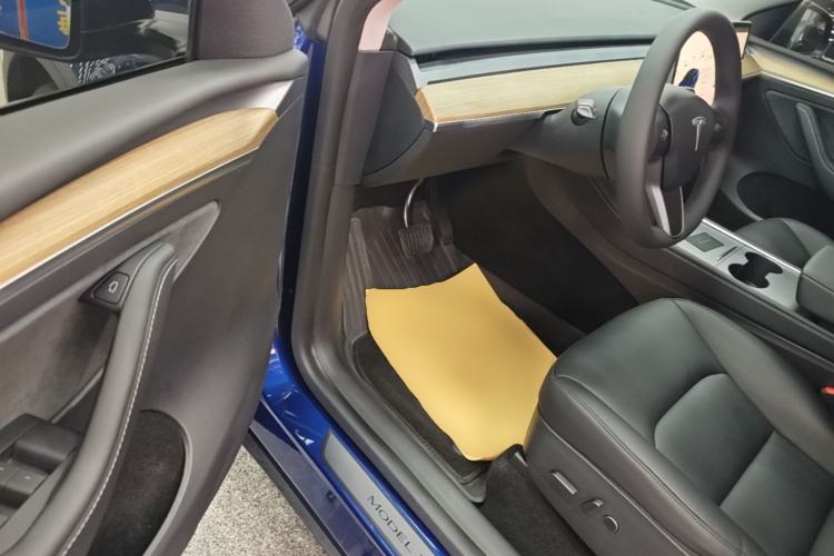 Used Tesla Model Y 2022 Long-Range All-Wheel-Drive Version Driver Seat