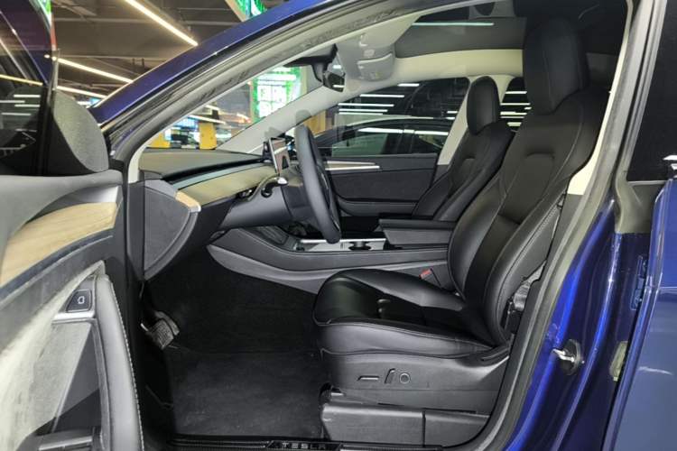 Used Tesla Model Y 2022 Rear-Wheel-Drive Version Driver Seat