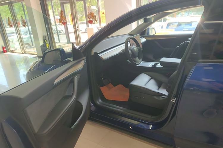 Used Tesla Model Y 2022 Rear-Wheel-Drive Version Driver Seat
