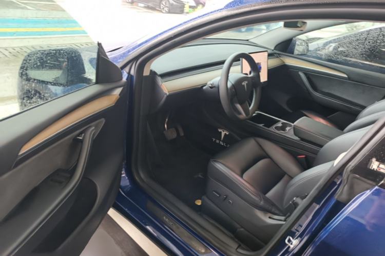 Used Tesla Model Y 2022 Rear-Wheel-Drive Version Driver Seat