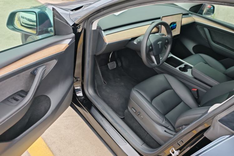 Used Tesla Model Y 2022 Rear-Wheel-Drive Version Driver Seat