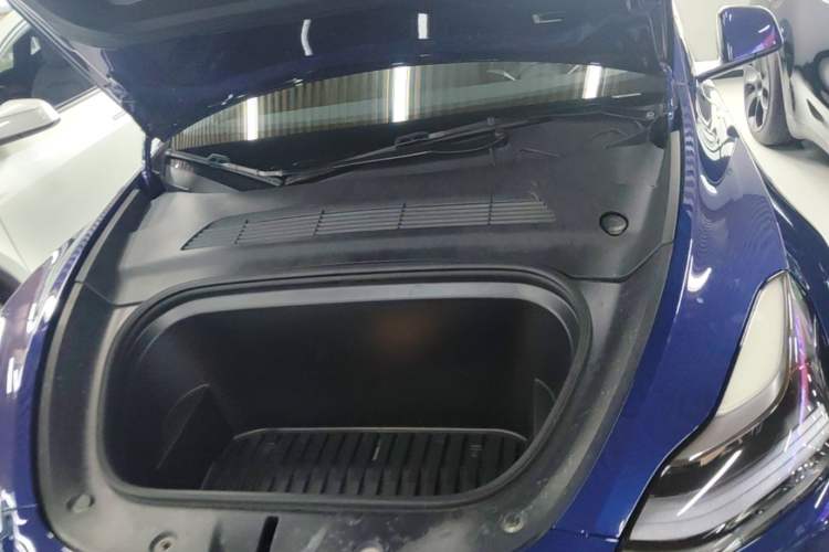 Used Tesla Model Y 2022 Rear-Wheel-Drive Version Engine Bay