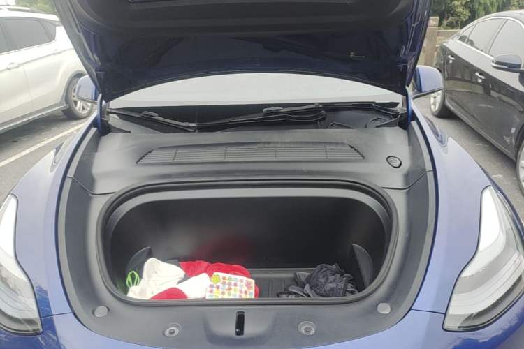 Used Tesla Model Y 2022 Rear-Wheel-Drive Version Engine Bay
