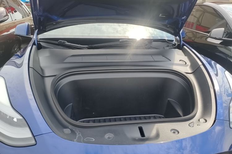 Used Tesla Model Y 2022 Rear-Wheel-Drive Version Engine Bay