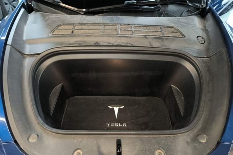 Used Tesla Model Y 2022 Rear-Wheel-Drive Version Engine Bay