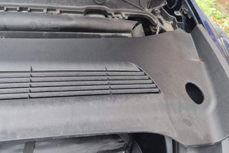 Used Tesla Model Y 2022 Performance High-Performance All-Wheel-Drive Version Engine Bay Left