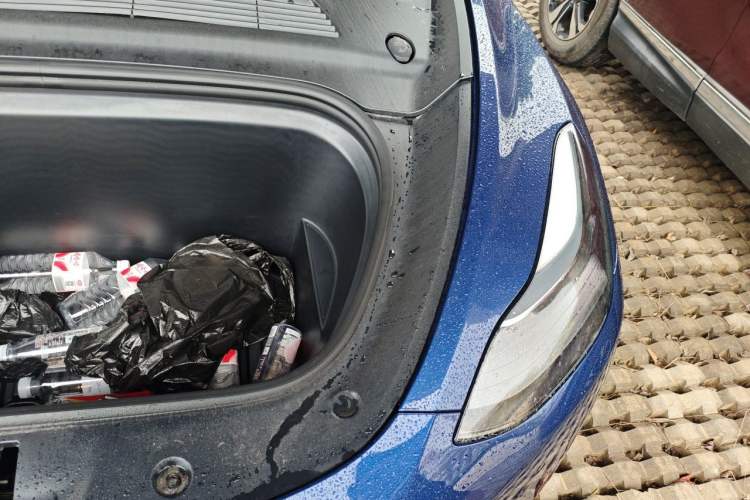 Used Tesla Model Y 2022 Performance High-Performance All-Wheel-Drive Version Engine Bay Left