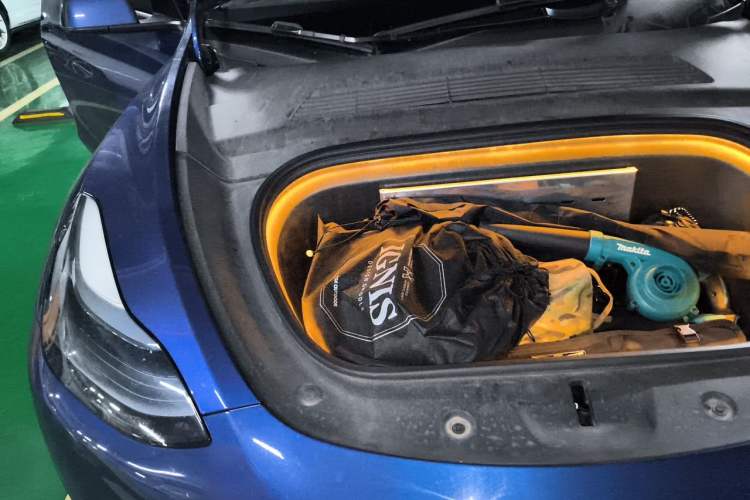 Used Tesla Model Y 2022 Performance High-Performance All-Wheel-Drive Version Engine Bay Right
