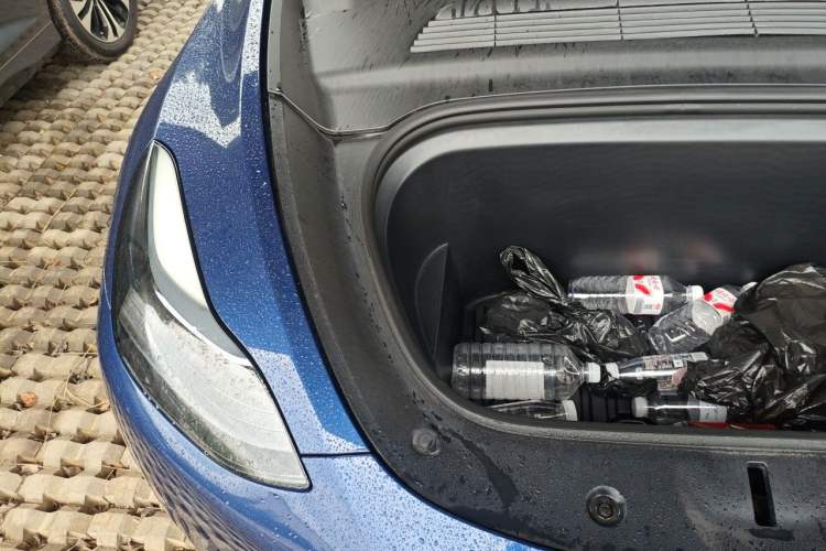 Used Tesla Model Y 2022 Performance High-Performance All-Wheel-Drive Version Engine Bay Right