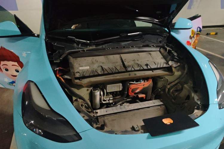 Used Tesla Model Y 2022 Performance High-Performance All-Wheel-Drive Version Engine Bay Right
