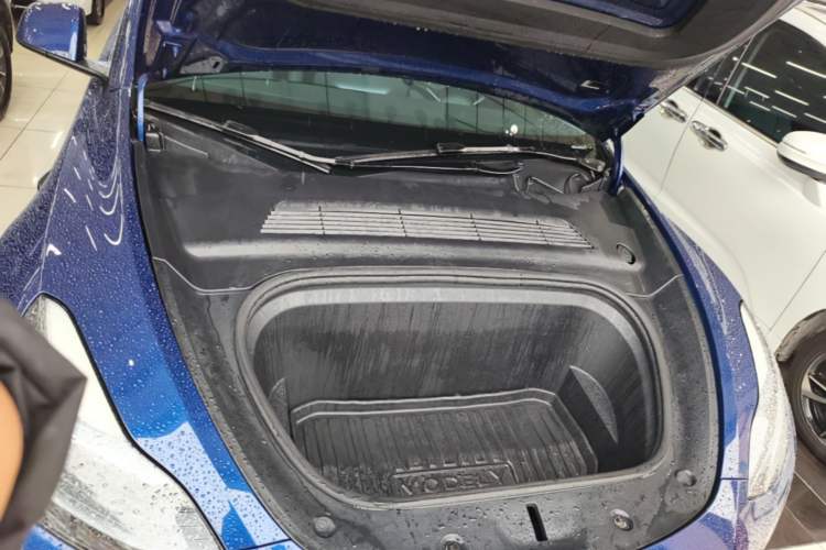 Used Tesla Model Y 2022 Rear-Wheel-Drive Version Engine Bay