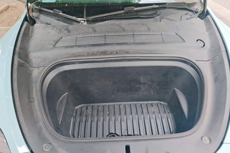 Used Tesla Model Y 2022 Performance High-Performance All-Wheel-Drive Version Engine Bay