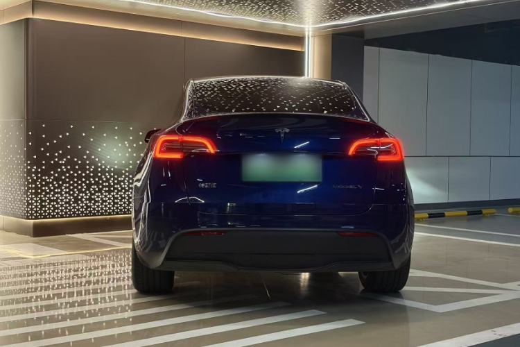 Used Tesla Model Y 2022 Long-Range All-Wheel-Drive Version Exterior 2