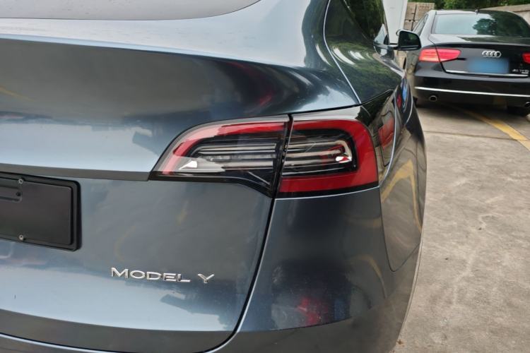 Used Tesla Model Y 2022 Rear-Wheel-Drive Version Exterior 3