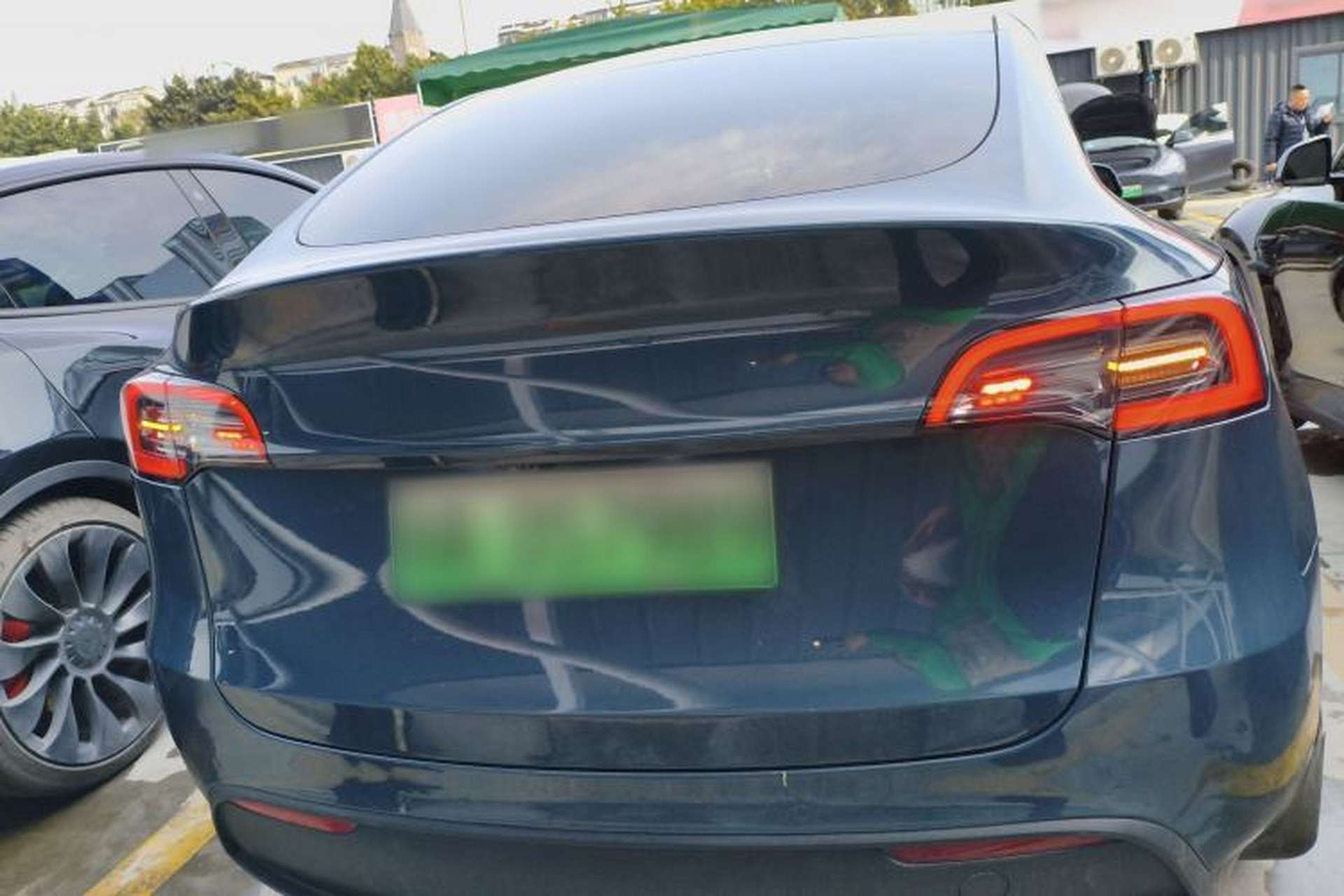 Used Tesla Model Y 2022 Rear-Wheel-Drive Version Exterior 4
