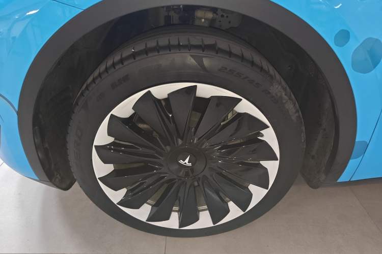 Used Tesla Model Y 2022 Revised Version Rear-Wheel Drive Exterior 4