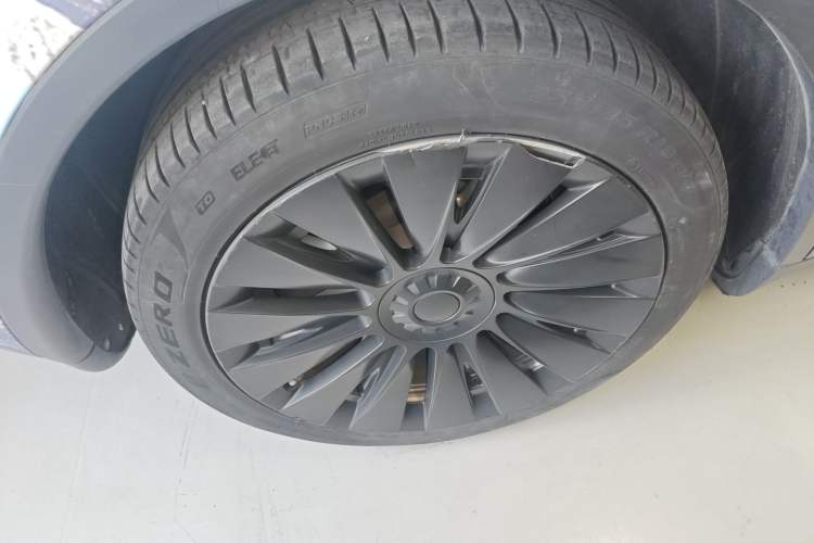 Used Tesla Model Y 2022 Revised Version Rear-Wheel Drive Exterior 5