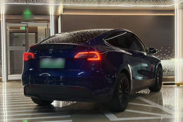 Used Tesla Model Y 2022 Long-Range All-Wheel-Drive Version Exterior 9