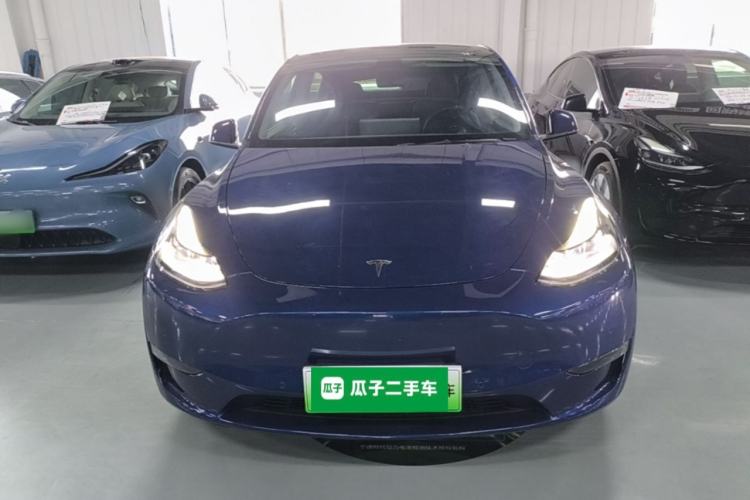 Used Tesla Model Y 2022 Long-Range All-Wheel-Drive Version Front