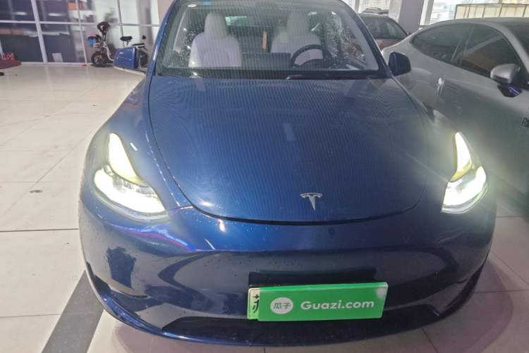 Used Tesla Model Y 2022 Rear-Wheel-Drive Version Front