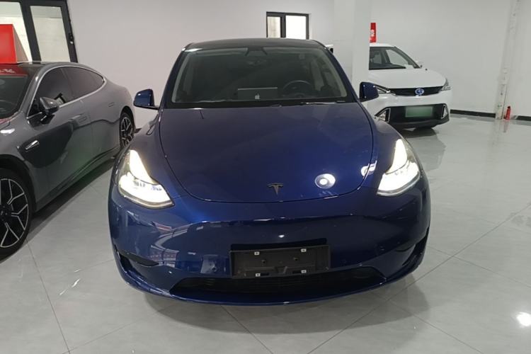 Used Tesla Model Y 2022 Rear-Wheel-Drive Version Front