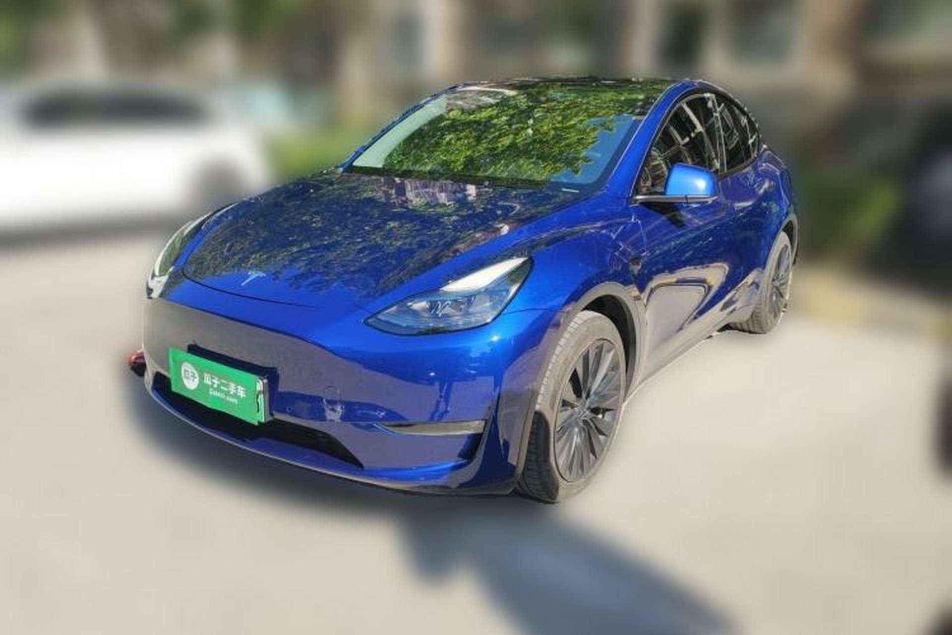 Used Tesla Model Y 2022 Long-Range All-Wheel-Drive Version Front Left 45 Deg