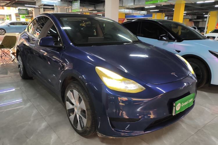 Used Tesla Model Y 2022 Rear-Wheel-Drive Version Front Right 45 Deg