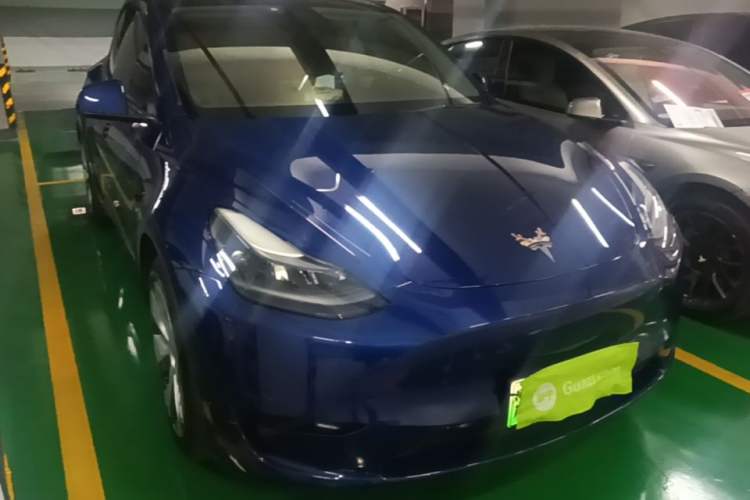 Used Tesla Model Y 2022 Rear-Wheel-Drive Version Front Right 45 Deg