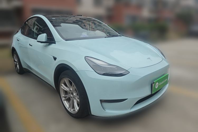 Used Tesla Model Y 2022 Long-Range All-Wheel-Drive Version Front Right 45 Deg