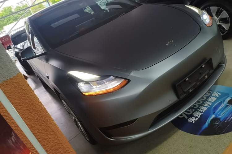 Used Tesla Model Y 2022 Rear-Wheel-Drive Version Front Right 45 Deg
