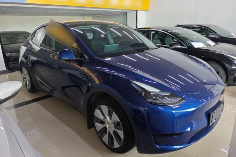 Used Tesla Model Y 2022 Rear-Wheel-Drive Version Front Right 45 Deg