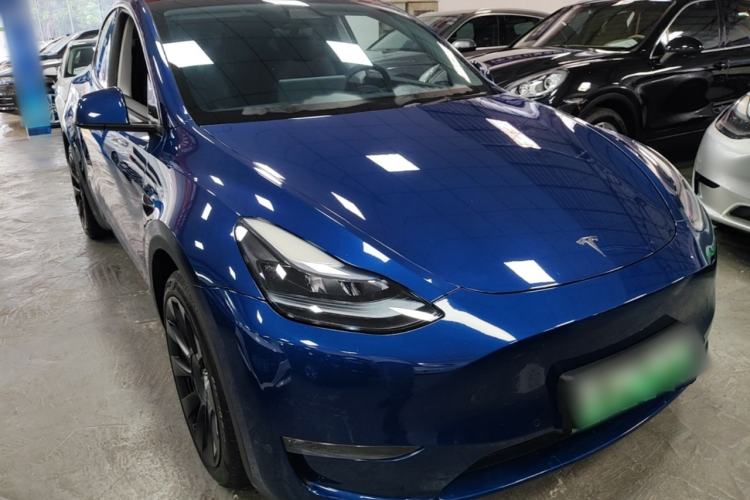 Used Tesla Model Y 2022 Long-Range All-Wheel-Drive Version Front Right 45 Deg
