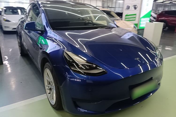Used Tesla Model Y 2022 Rear-Wheel-Drive Version Front Right 45 Deg