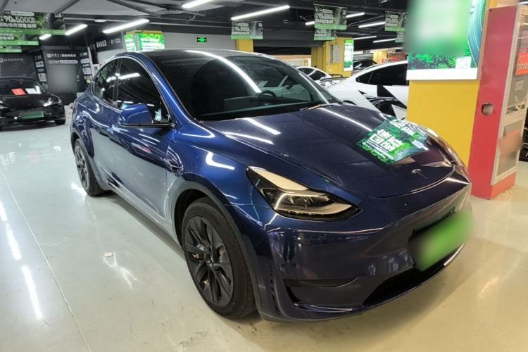 Used Tesla Model Y 2022 Rear-Wheel-Drive Version Front Right 45 Deg