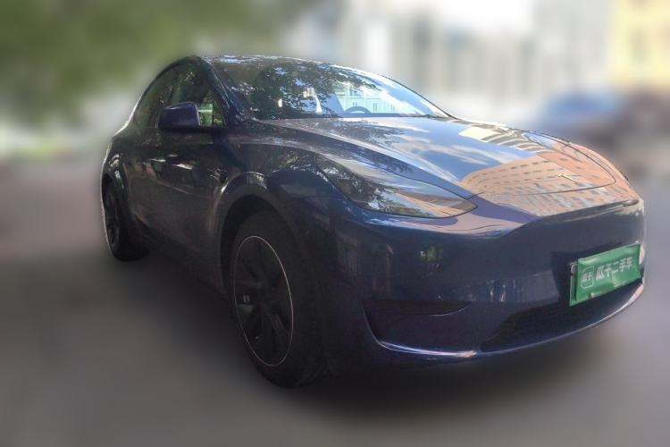 Used Tesla Model Y 2022 Rear-Wheel-Drive Version Front Right 45 Deg