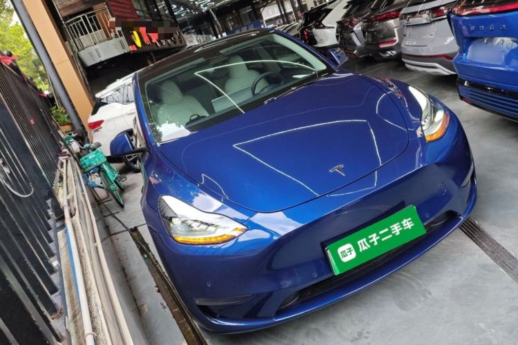 Used Tesla Model Y 2022 Performance High-Performance All-Wheel-Drive Version Front Right 45 Deg